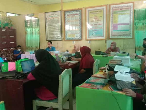 RAPAT EVALUASI KERJA